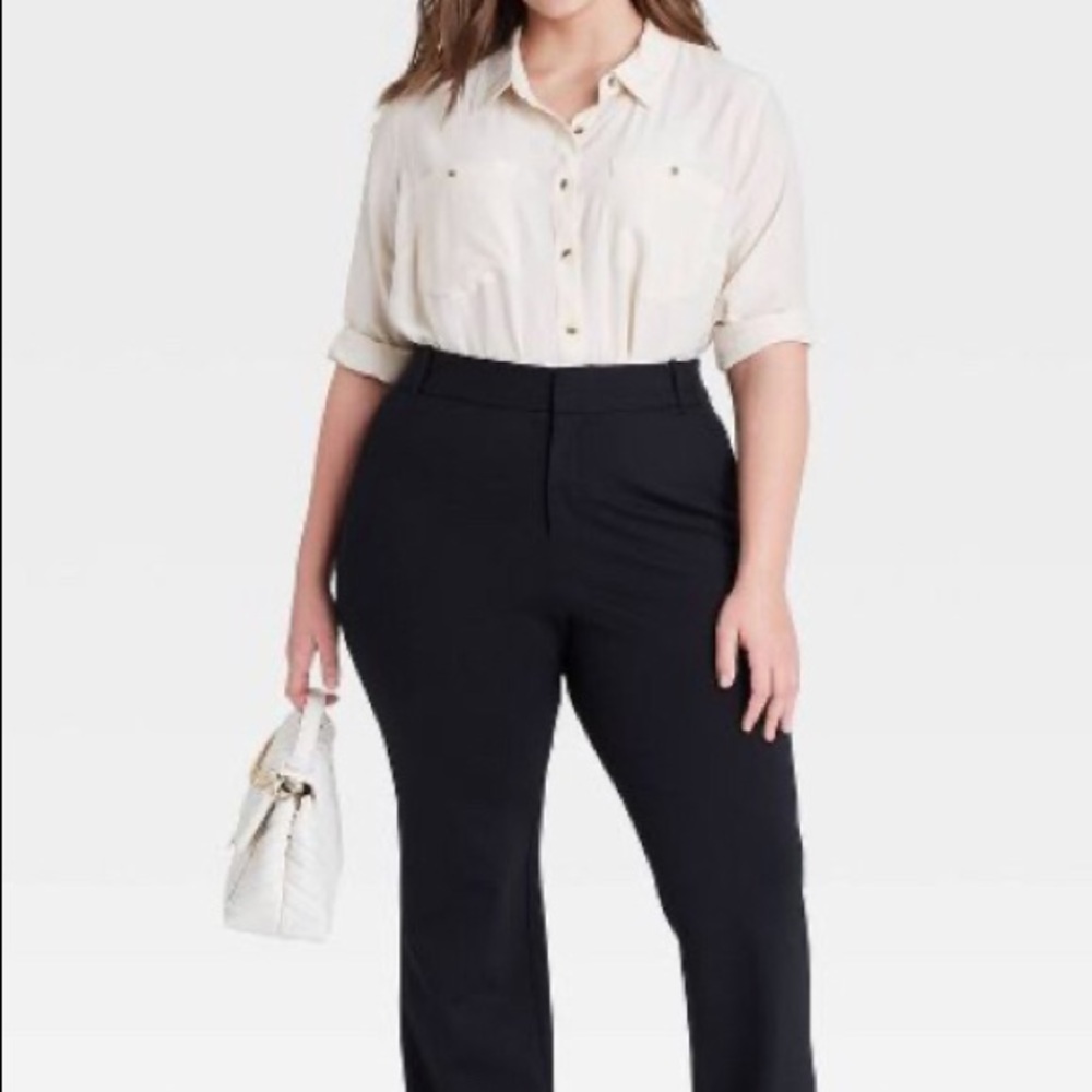 Black mid rise pants